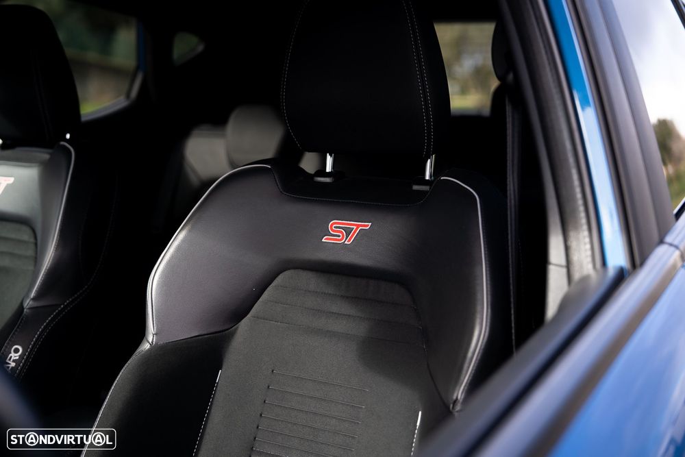 Ford Fiesta 1.5 EcoBoost S&S ST X - 26
