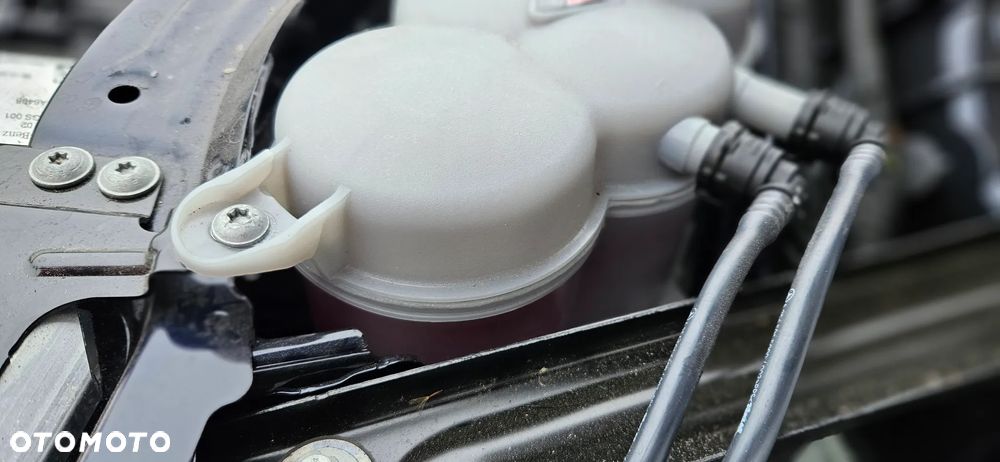 Mercedes-Benz Klasa E 300e 9G-TRONIC - 37