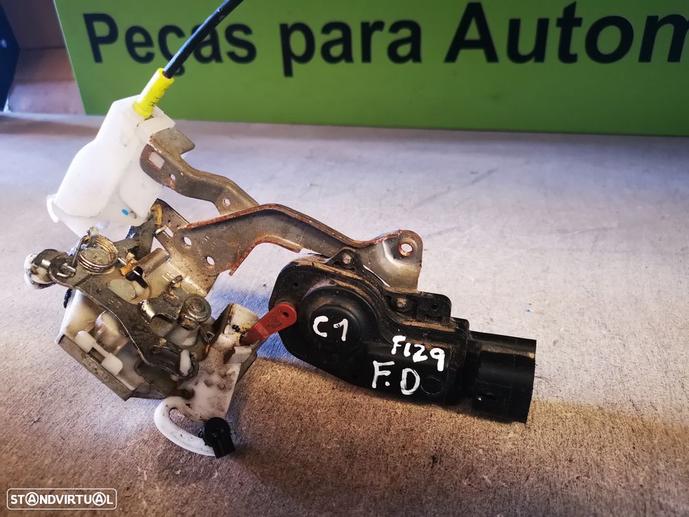C1 / 107 / AYGO FECHADURA PORTA FRENTE DIREITA - F129 - 3