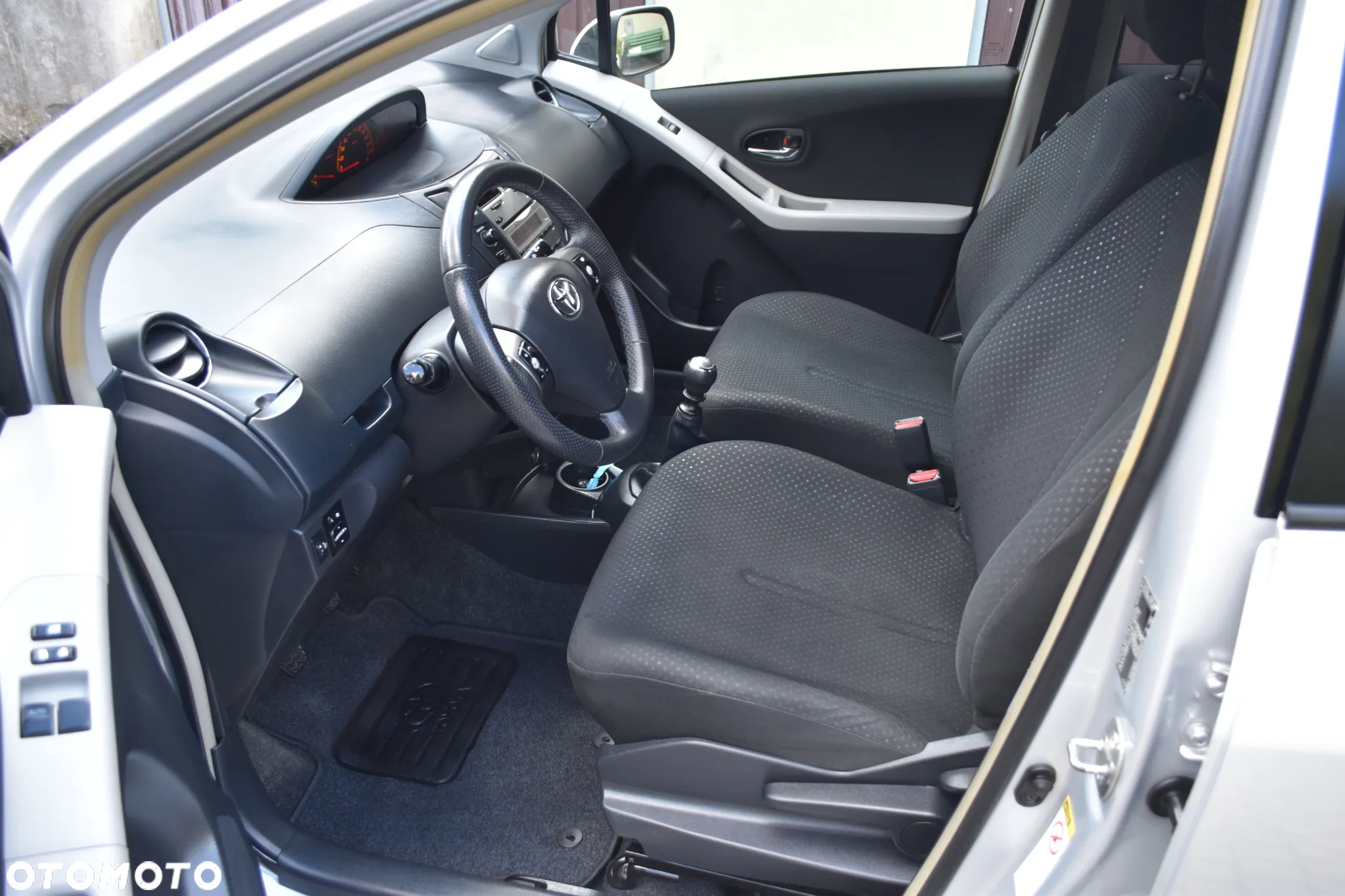Toyota Yaris - 22