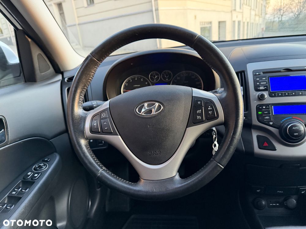 Hyundai i30 i30cw 1.4 Edition 20 - 24