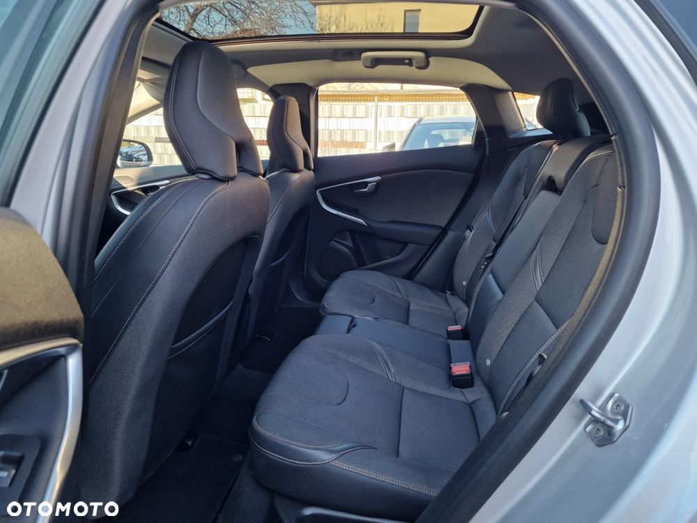 Volvo V40 Cross Country D2 Geartronic Momentum - 21