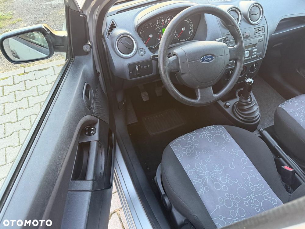 Ford Fiesta 1.4 Ambiente - 8