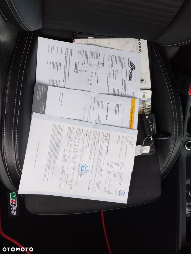 Skoda Octavia 2.0 TDI DSG RS - 18