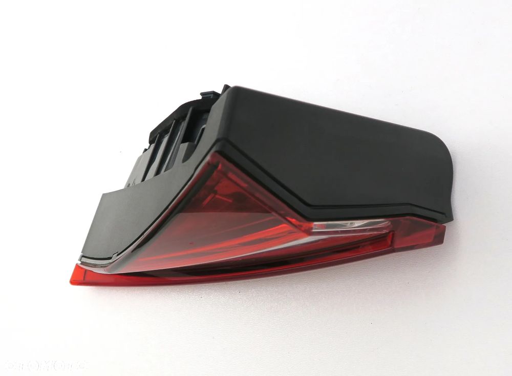 SKODA SUPERB 3 III kombi 3V9 Lampa LED klapa tył L ORYGINAŁ OE - 12