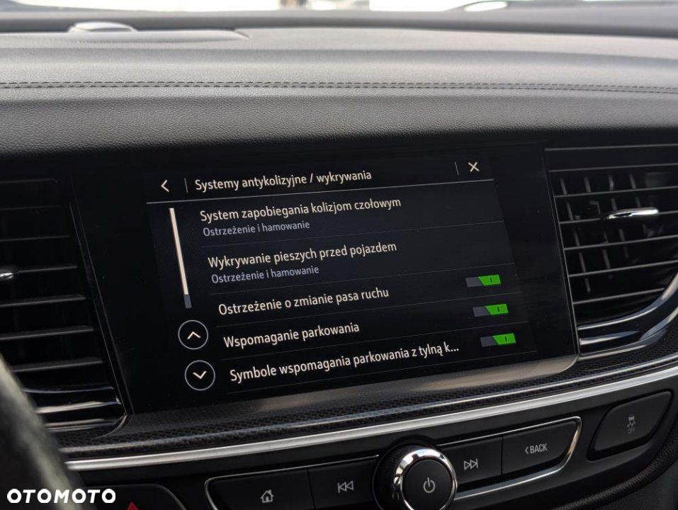 Opel Insignia - 17