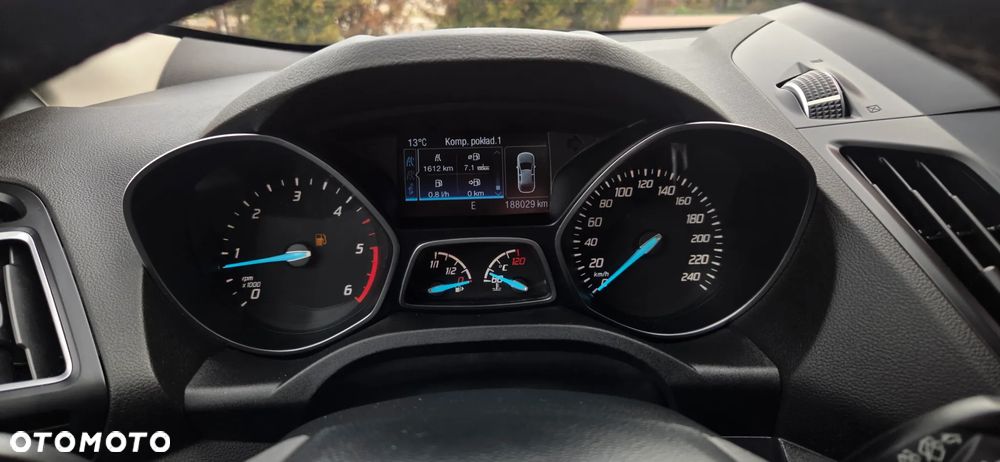 Ford Kuga 2.0 TDCi 2x4 Titanium - 25