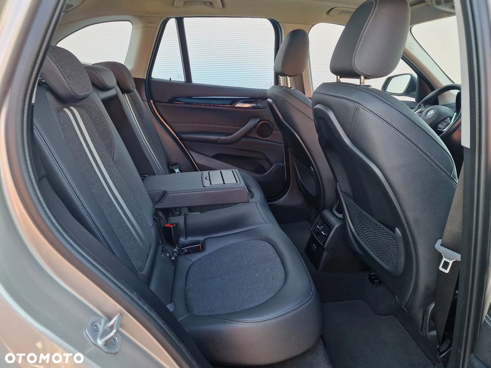 BMW X1 sDrive20i Advantage sport - 23