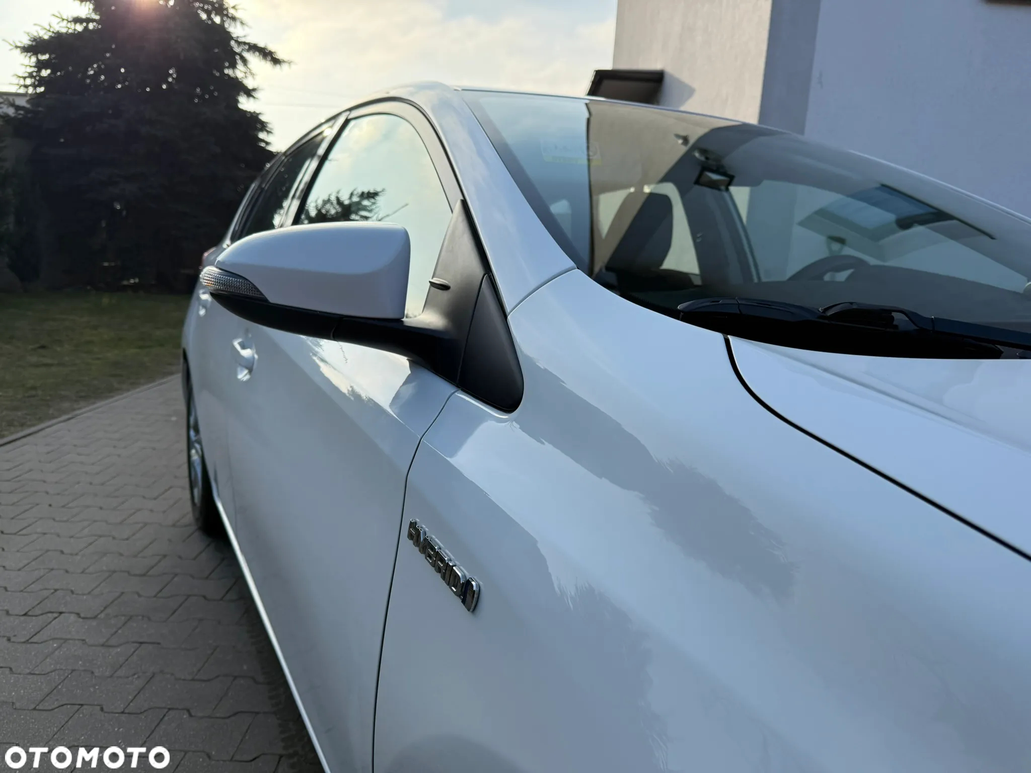 Toyota Auris Hybrid 135 Premium - 16