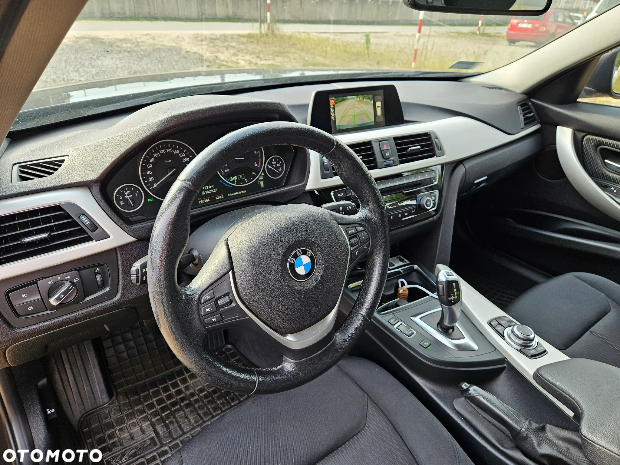 BMW Seria 3 330d xDrive - 10