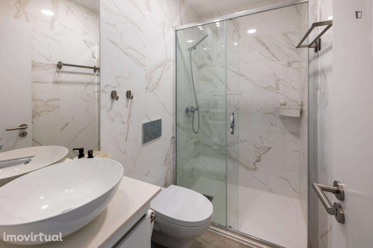 Quarto - localizado em Alameda Lisbon - Grande imagem: 5/13