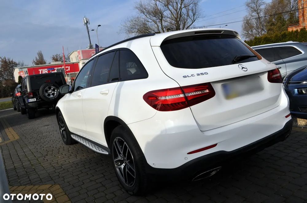Mercedes-Benz GLC - 16