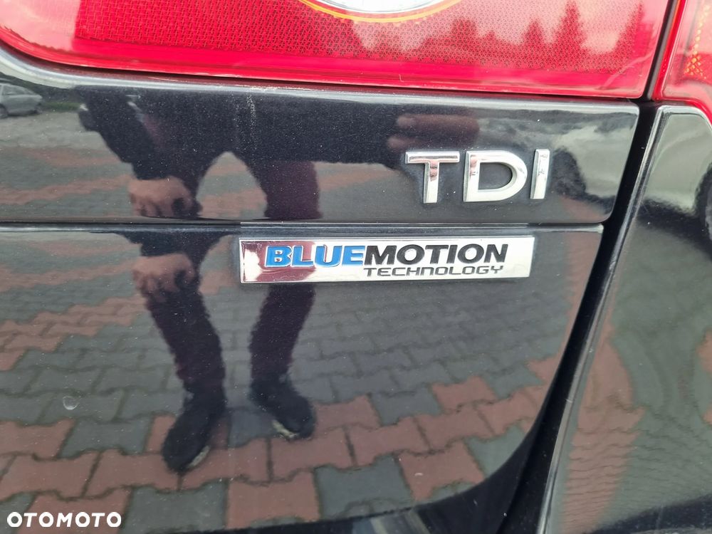 Volkswagen Passat 1.6 TDI DPF BlueMot Comfortline - 27