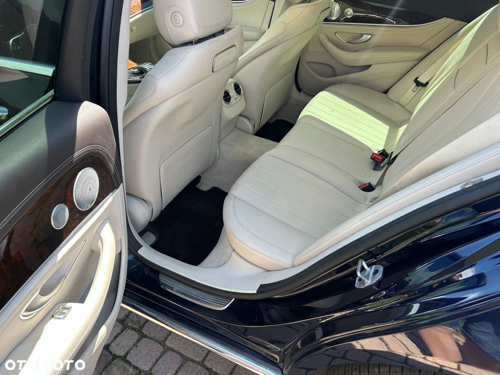 Mercedes-Benz Klasa E 450 4-Matic 9G-TRONIC - 11