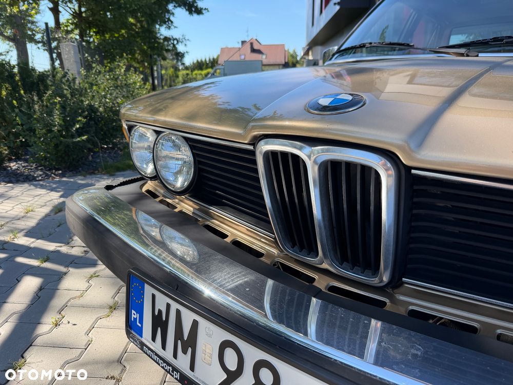 BMW Seria 5 528 i - 21