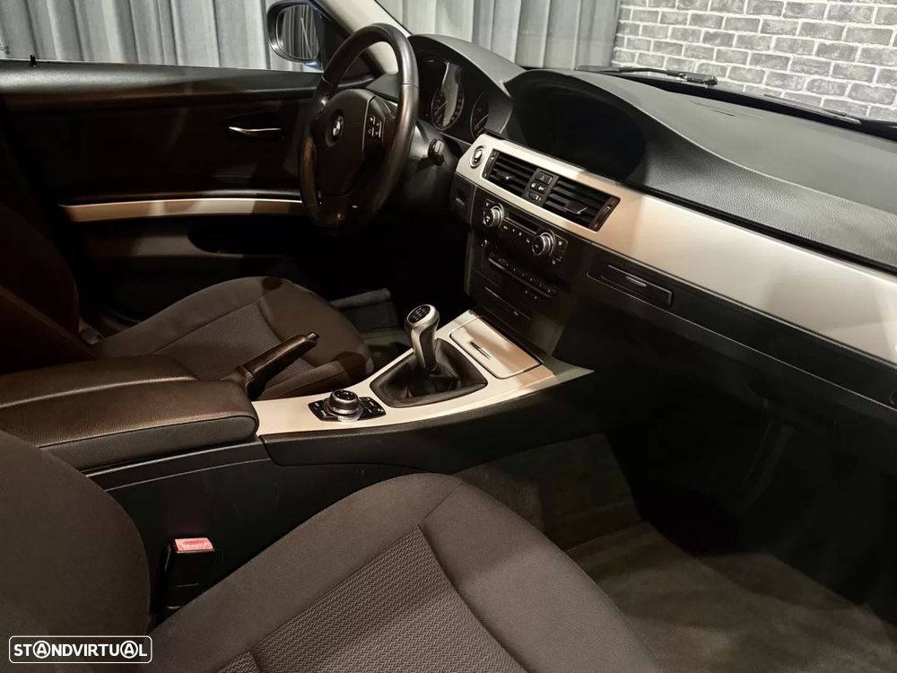 BMW 318 d Touring Navigation Sport - 7