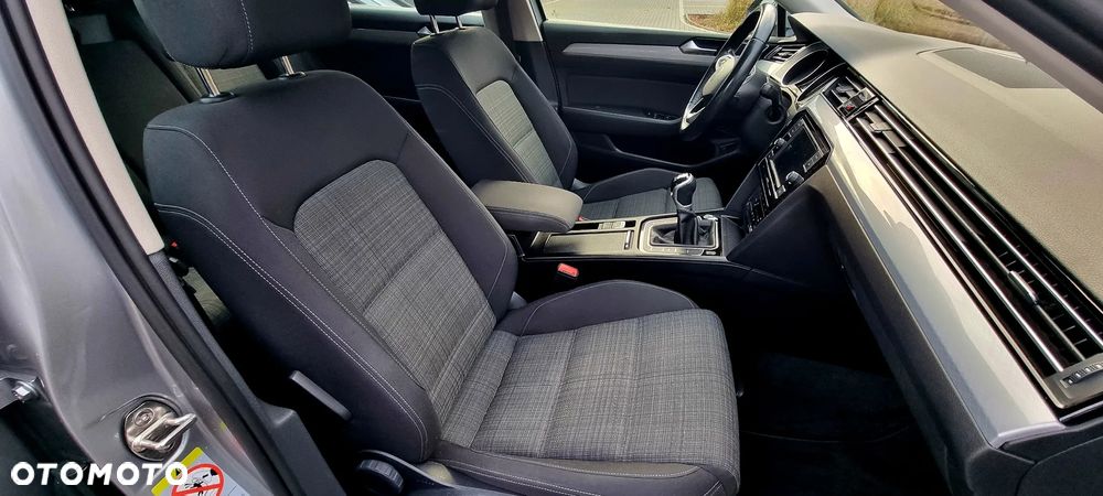 Volkswagen Passat Variant 2.0 TDI EVO Business - 17