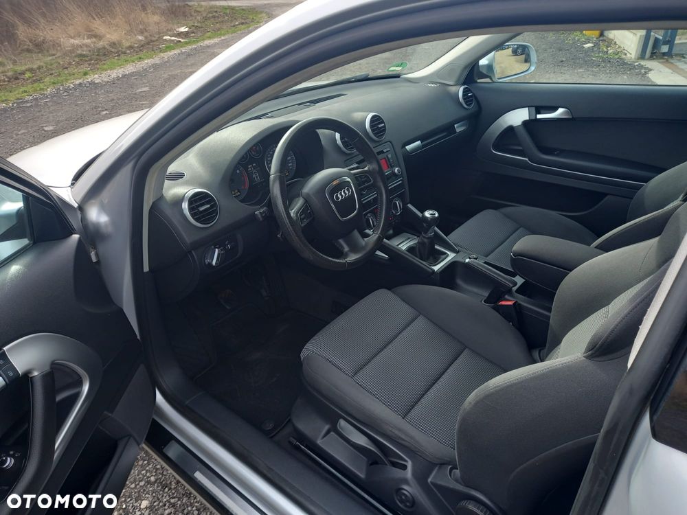 Audi A3 3-drzwiowe 1.6 Ambiente - 11