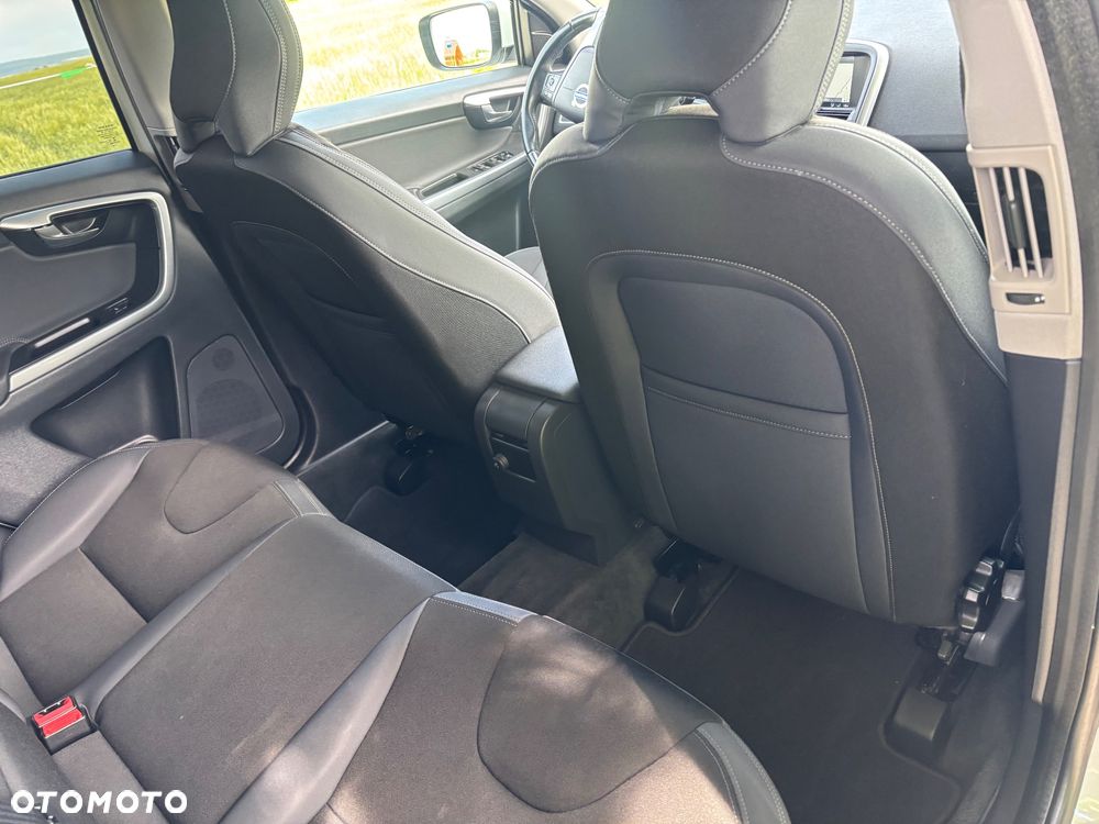 Volvo XC 60 D4 Drive-E Momentum - 25