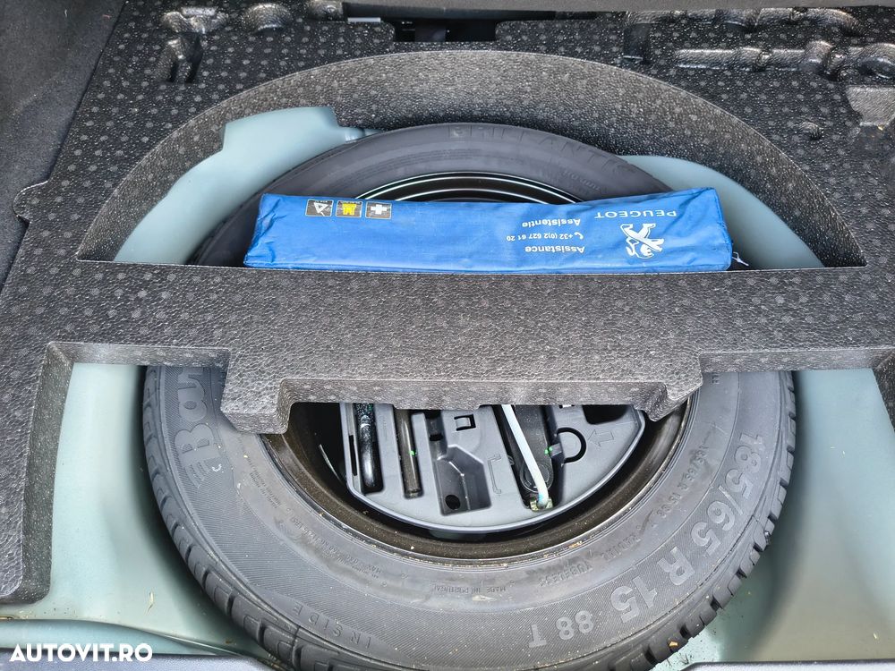 Peugeot 2008 1.2 PureTech Turbo Allure - 12