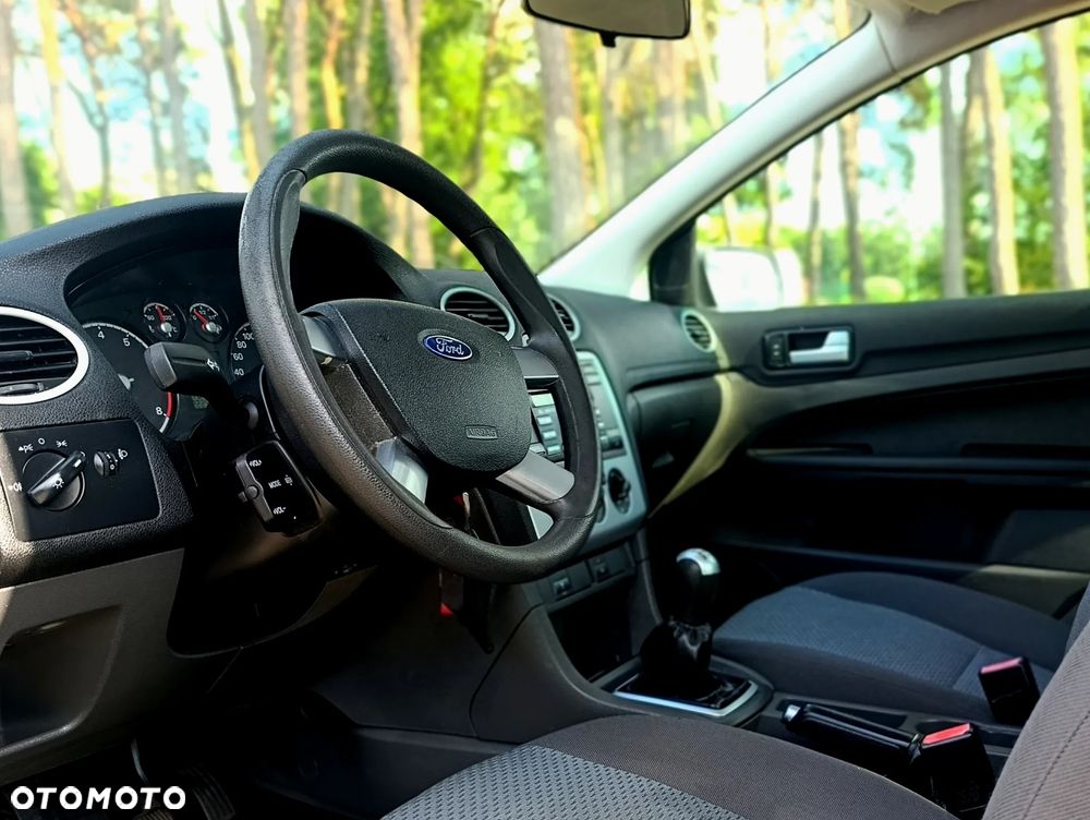Ford Focus 1.4 16V Fun - 8