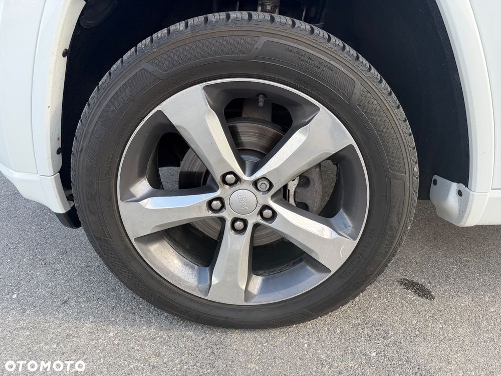Jeep Grand Cherokee - 31
