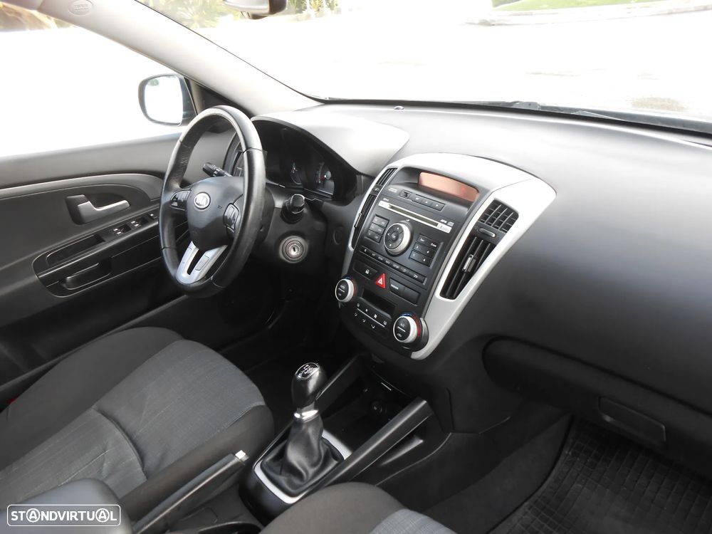 Kia Ceed SW 1.4 CVVT LX - 25