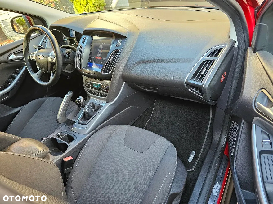 Ford Focus 1.6 EcoBoost Titanium - 19