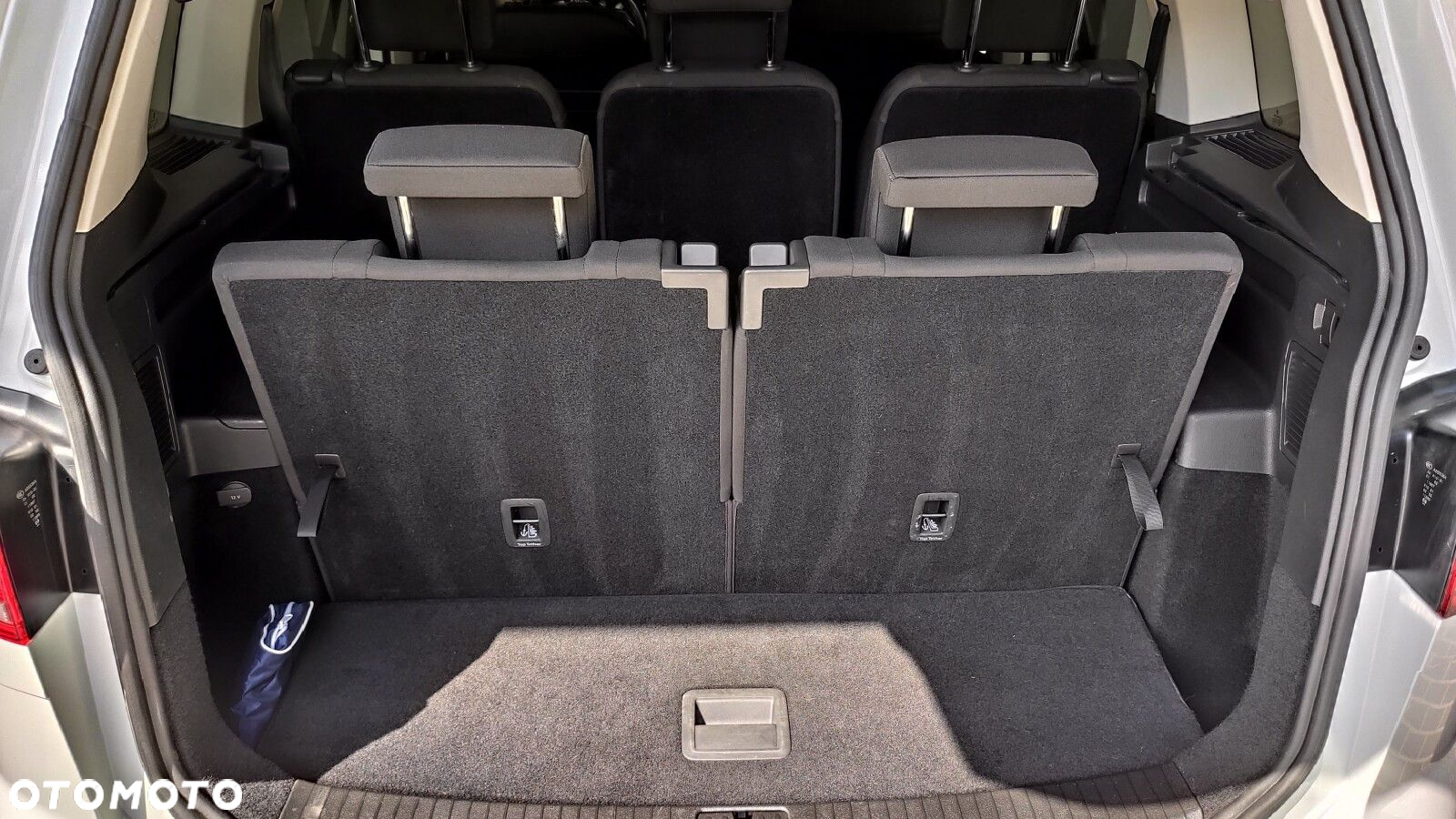 Volkswagen Touran - 11