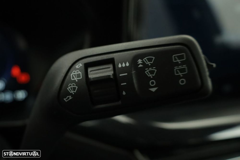 Ford Focus 1.0 EcoBoost MHEV ST-Line X - 18