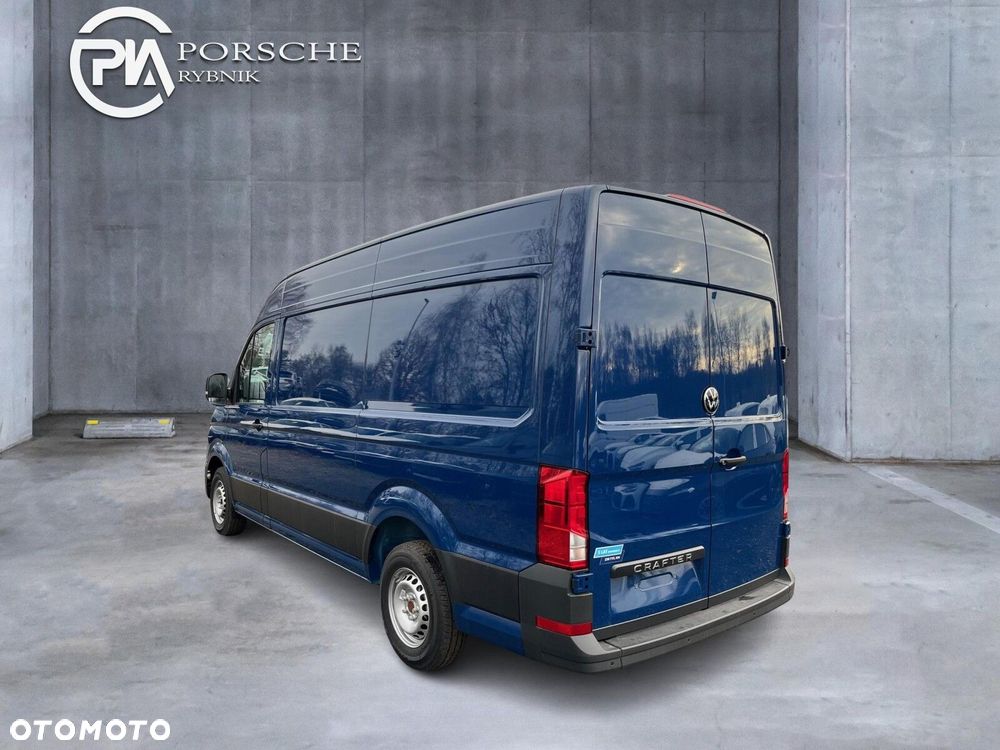 Volkswagen Crafter 35 Furgon z wysokim dachem silnik: 2,0 l EU6 SCR 140 KM / skrzynia biegów: automatyczna 8-biegowa rozstaw osi: 3640 mm - 7