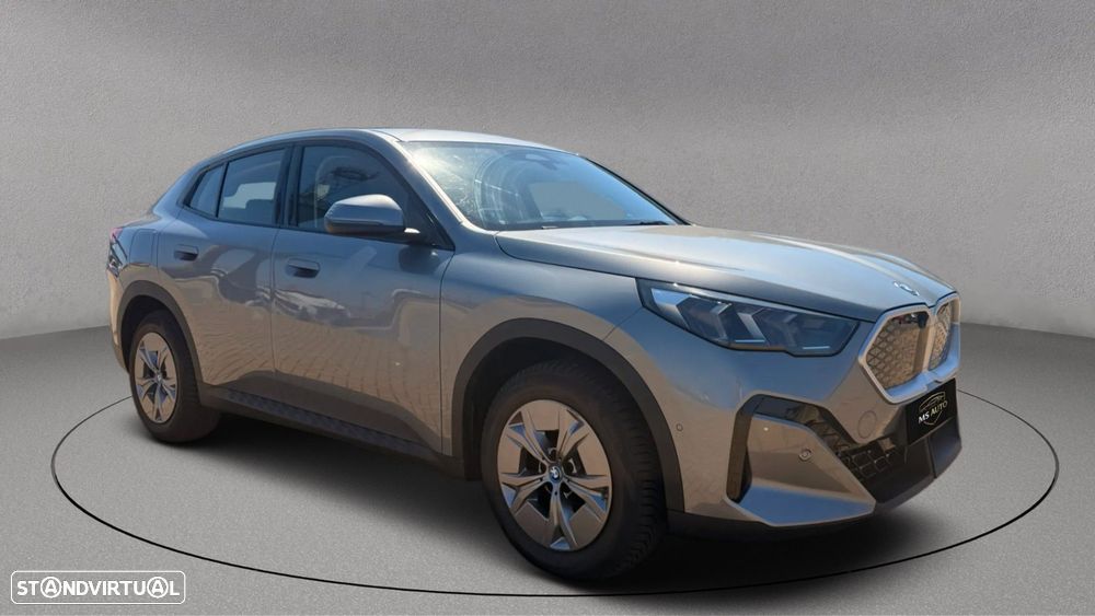 BMW iX2 eDrive20 - 13