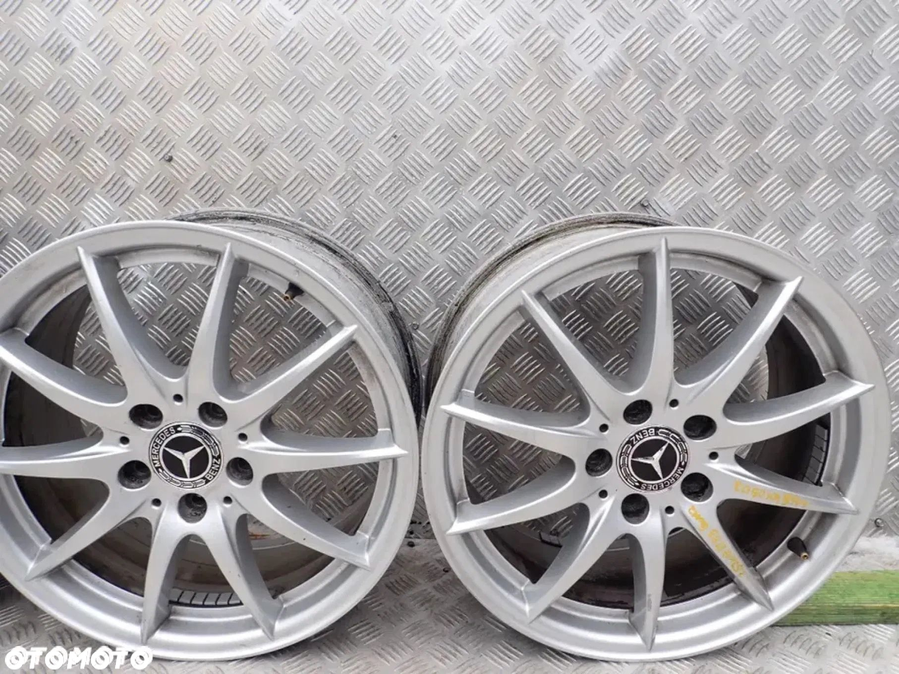 FELGI ALUMINIOWE MERCEDES 7,5JX17 ET 53 5X112 A1664010502 DOSTĘPNE 2 KOMPLETY, 1 Z KOMPLETÓW JEST Z OPONAMI 235/65/17 ZI - 3