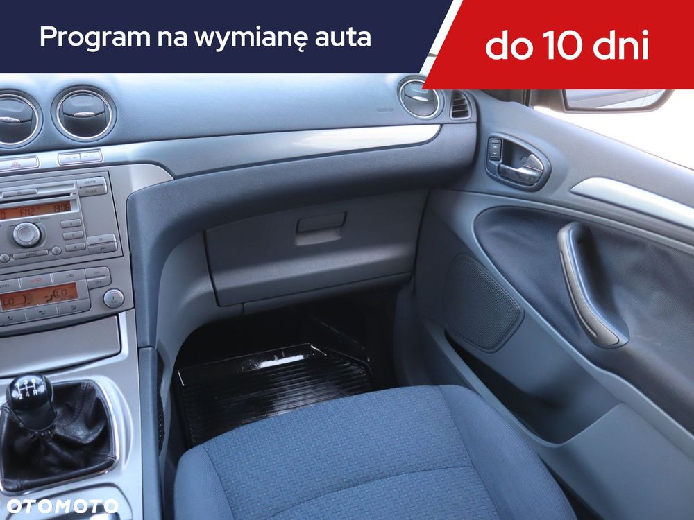 Ford Galaxy - 10