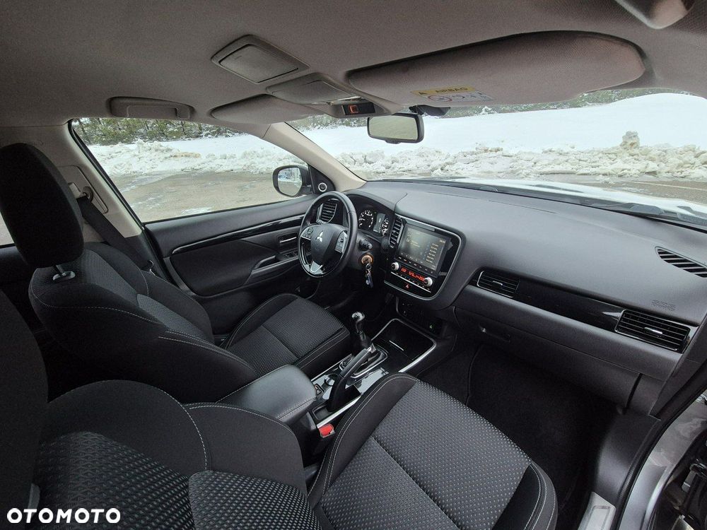 Mitsubishi Outlander - 18