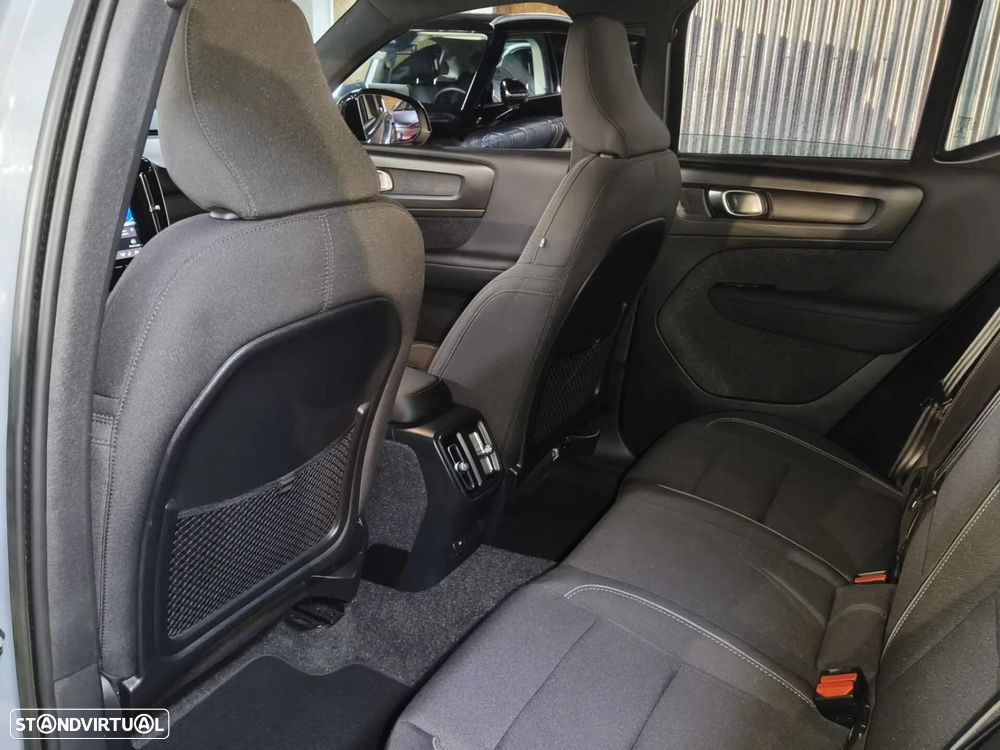 Volvo XC 40 Recharge Core - 28