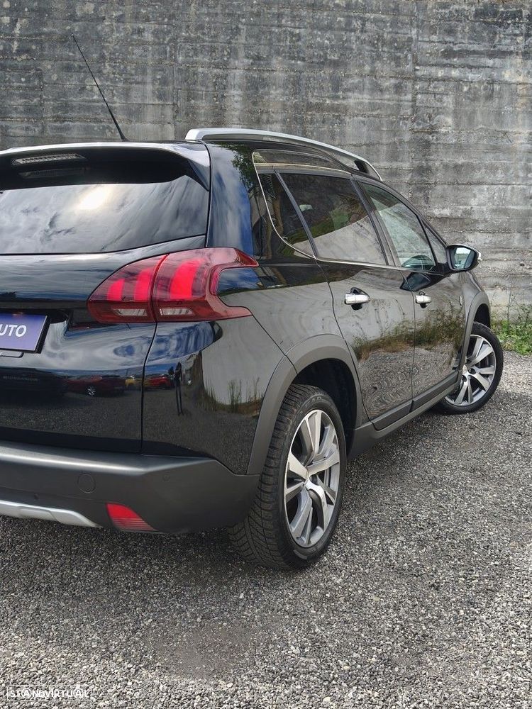 Peugeot 2008 1.2 PureTech Allure EAT6 - 11