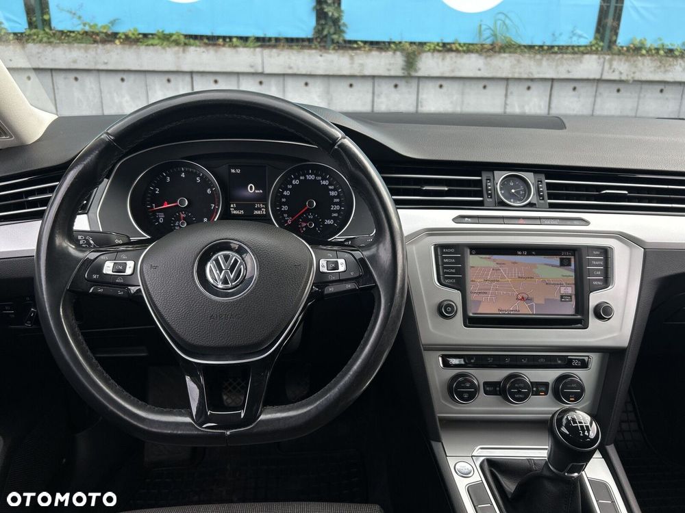 Volkswagen Passat 1.8 TSI BMT Comfortline - 16