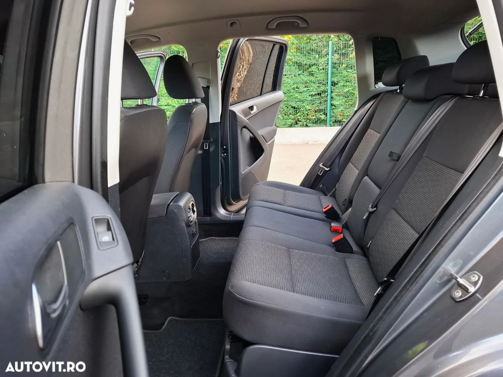 Volkswagen Tiguan - 11