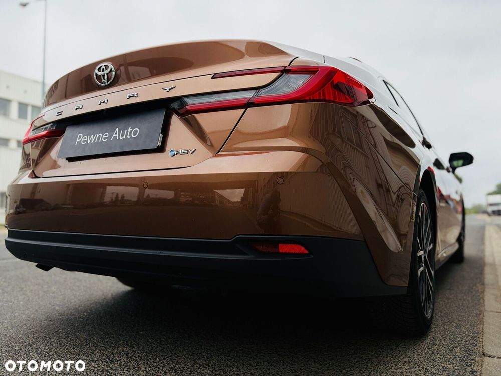 Toyota Camry - 16