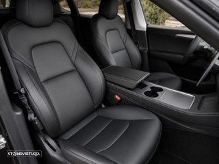 Tesla Model Y RWD - 7