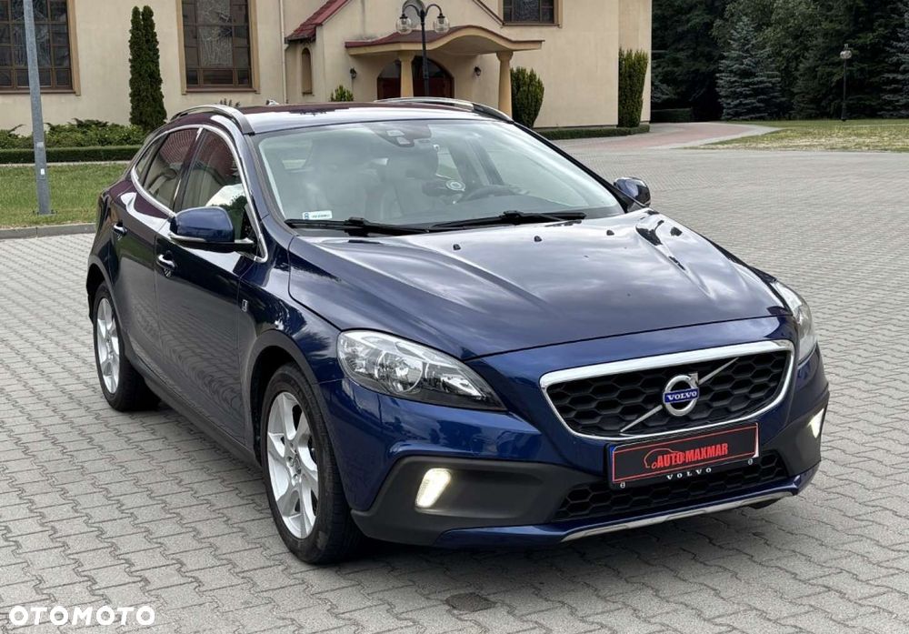 Volvo V40 Cross Country - 1