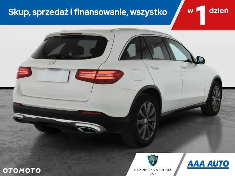 Mercedes-Benz GLC - 7