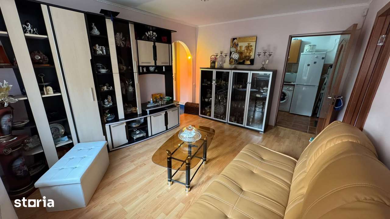 BUHUSI- 3 camere, ETAJUL 1 complet mobilat și utilat — fotografia 1
