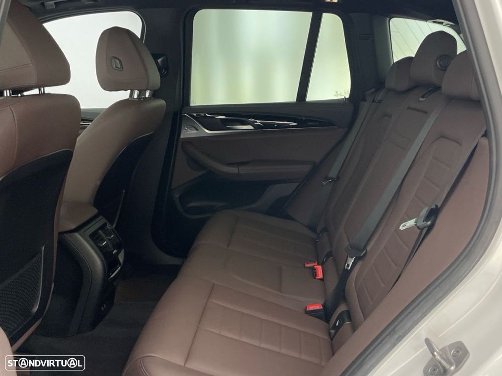 BMW iX3 Inspiring - 12