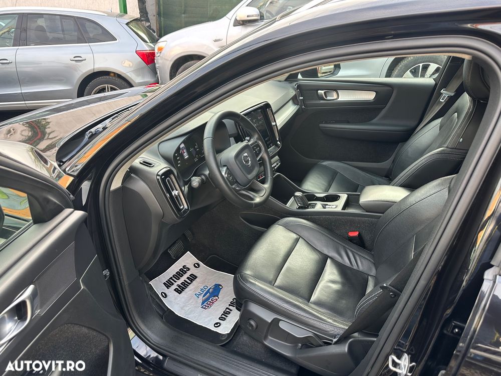 Volvo XC 40 T5 Twin Engine DKG Momentum Pro - 17