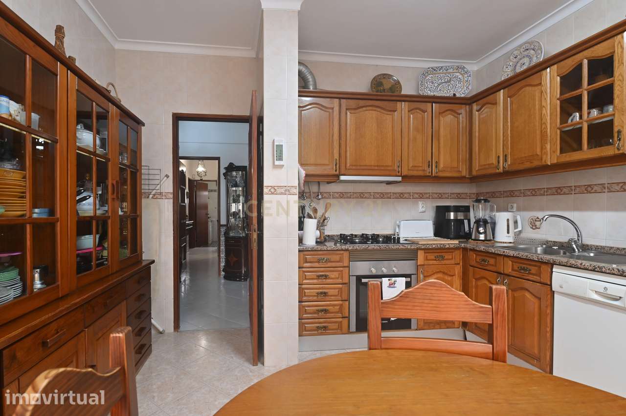 Apartamento T3 em Carnaxide, Oeiras - Oportunidade Única - Grande imagem: 2/21
