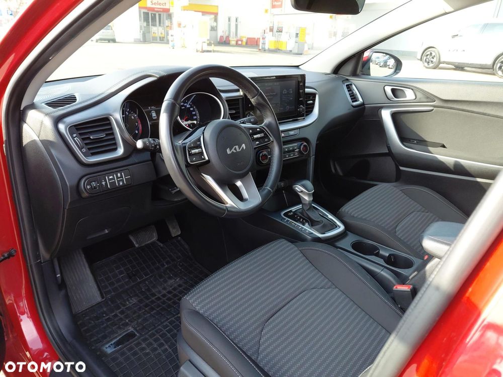 Kia Ceed - 9