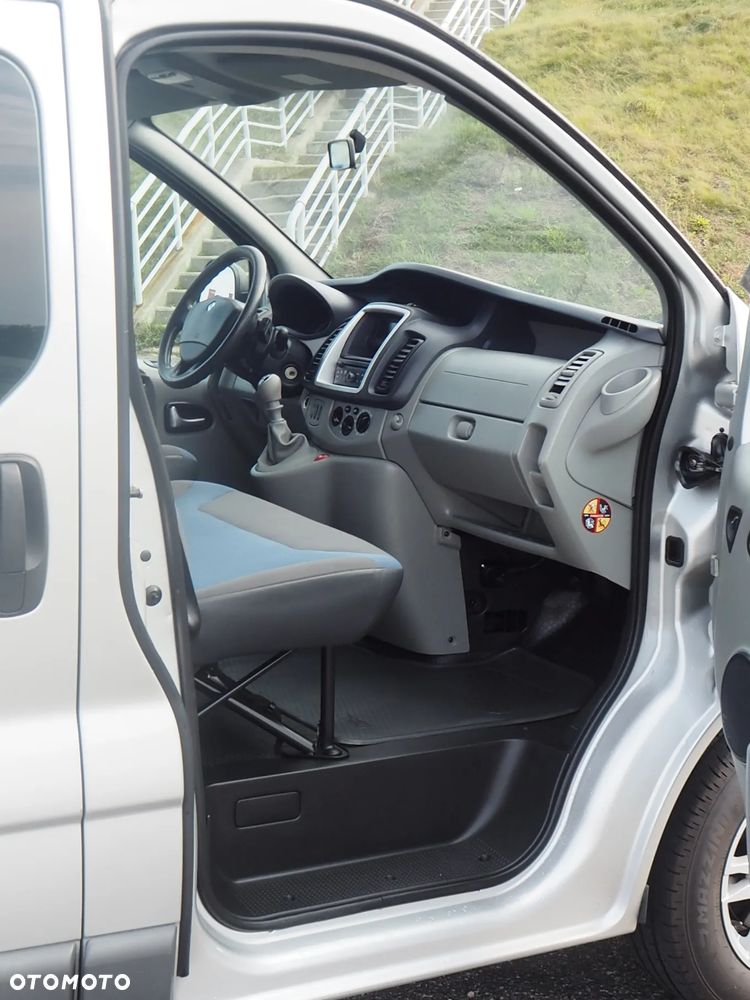 Renault Trafic 2.0 dCi 115 Passenger L2H1 Expression - 12