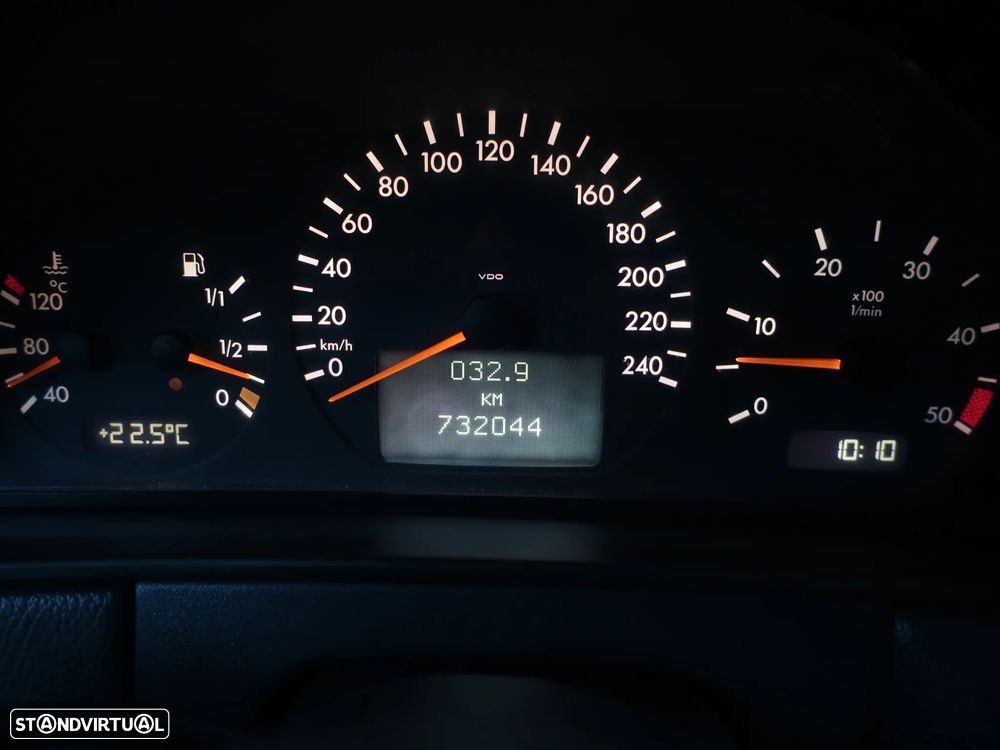 Mercedes-Benz E 220 CDI Elegance - 14